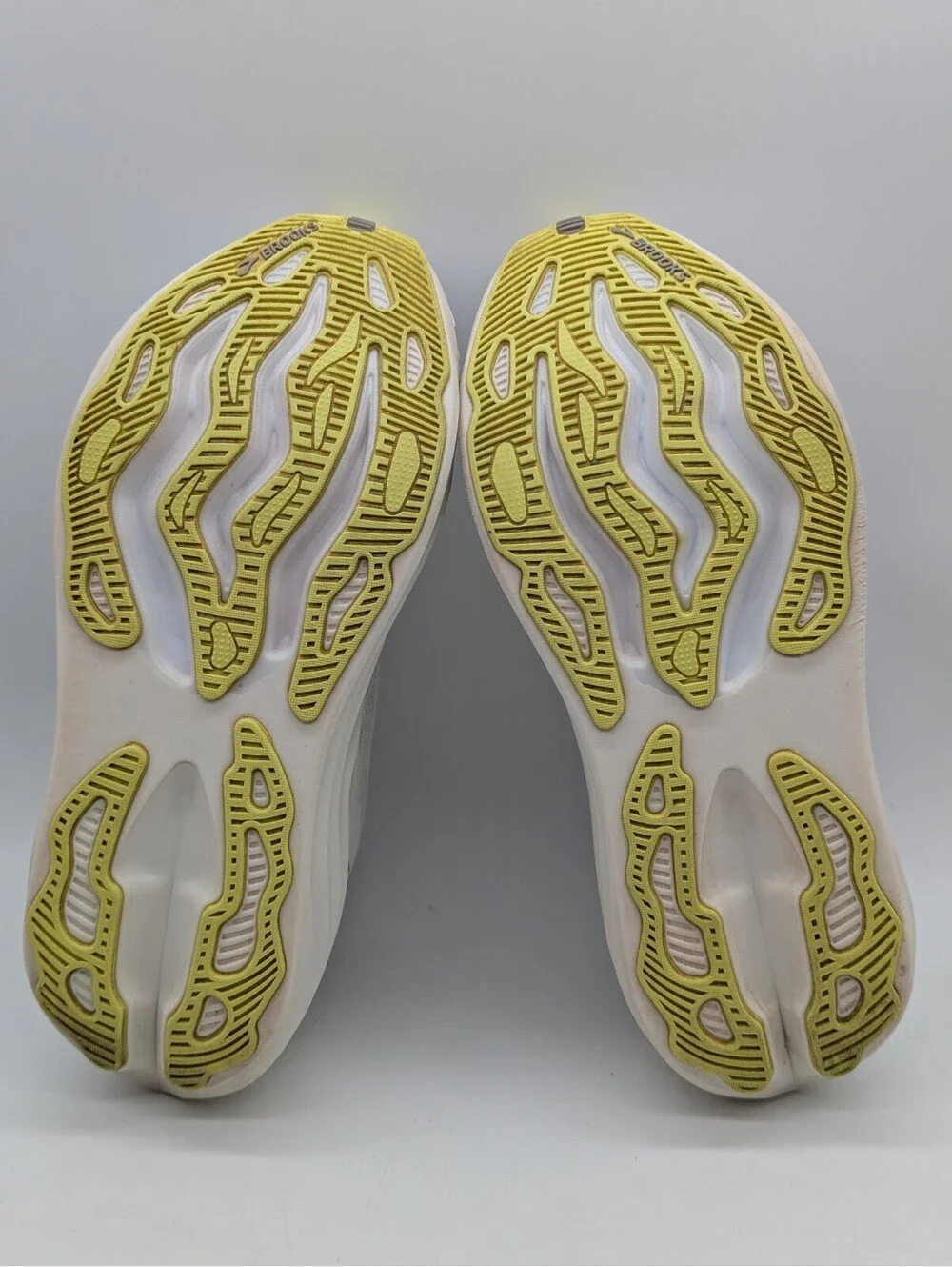 Brooks Glycerin Max Women's Size 9.5 Running Shoes Coconut White 1204361B115